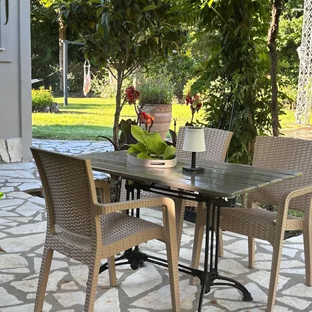 Διαμέρισμα Bangallows Tartaya